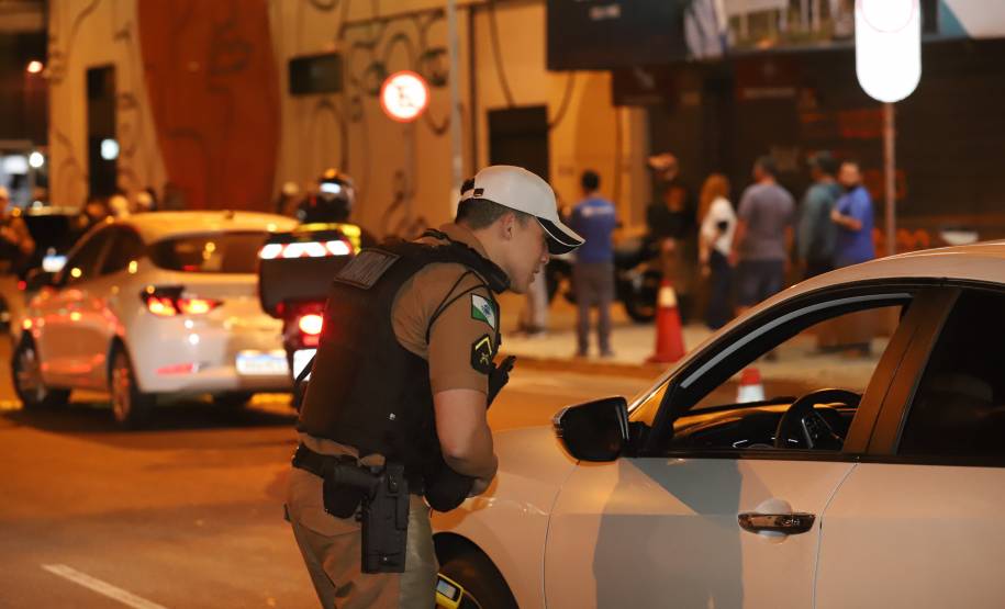 Operação marca a adesão do Paraná ao calendário nacional da Lei Seca no trânsito.