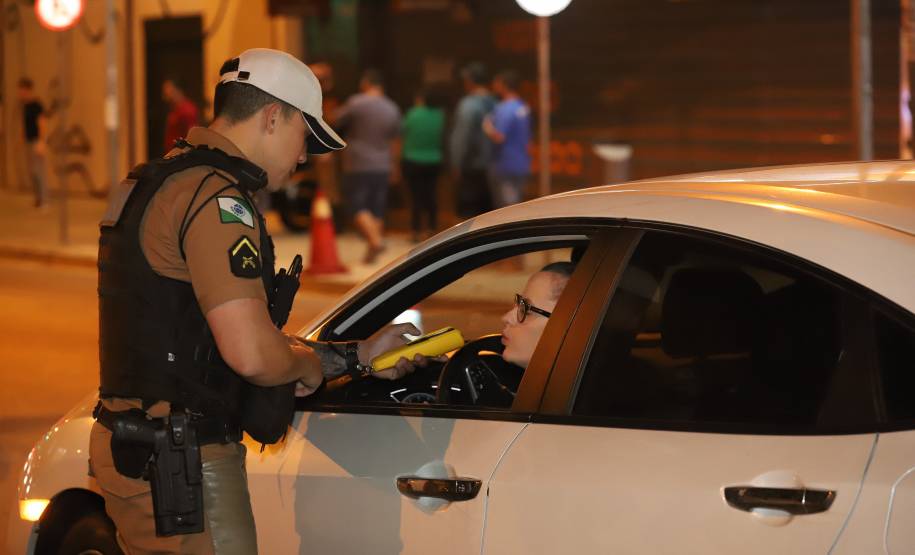 Operação marca a adesão do Paraná ao calendário nacional da Lei Seca no trânsito.