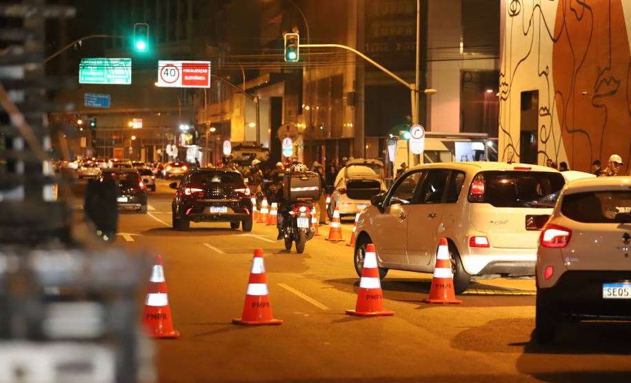 Operação marca a adesão do Paraná ao calendário nacional da Lei Seca no trânsito.