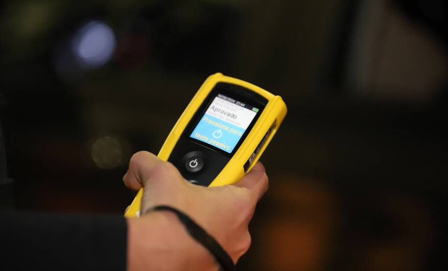 Operação marca a adesão do Paraná ao calendário nacional da Lei Seca no trânsito.