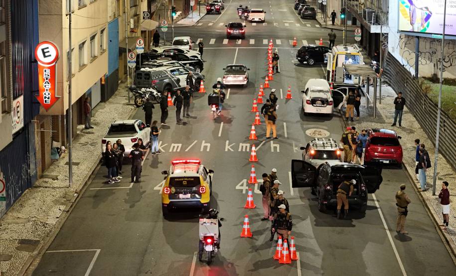 Operação marca a adesão do Paraná ao calendário nacional da Lei Seca no trânsito.