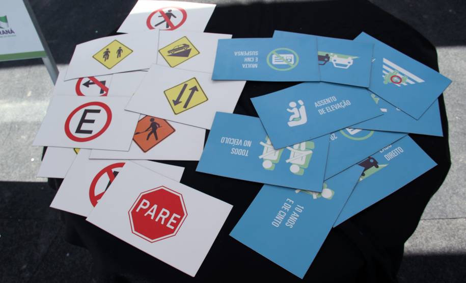 Centenas de pessoas já passaram pela tenda recreativa do Departamento Estadual de Trânsito do Paraná (DETRAN-PR) que está montada na Avenida Atlântica em Matinhos (PR), Litoral do estado.Foto: Soldado Adilson Voinaski Afonso