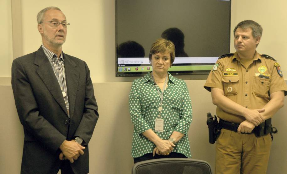 A Polícia Militar do Estado do Paraná (PMPR) vai atualizar ao longo desta semana 5.263 agentes de trânsito em todo o Estado. O treinamento que ocorre por meio do Sistema de Videoconferência do Departamento de Trânsito do Paraná (Detran) tem como objetivo esclarecer alterações na legislação de trânsito e padronizar os procedimentos de fiscalização.