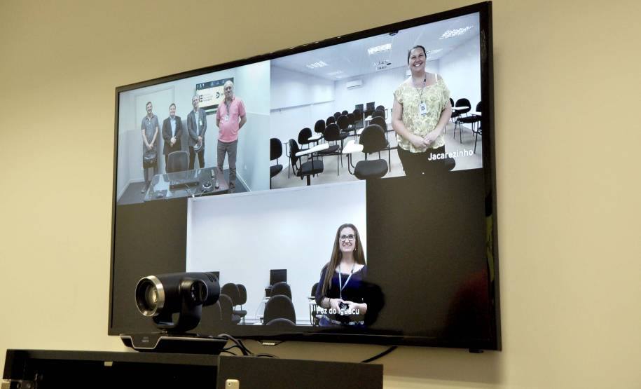 Em busca de referências tecnológicas e inovações em serviços, representantes do Departamento Estadual de Trânsito do Espírito Santo visitaram nesta quinta-feira (16) o Departamento de Trânsito do Paraná (Detran), em Curitiba. No encontro os participantes puderam conhecer o sistema Detran Fácil e a Escola Pública de Trânsito da autarquia.