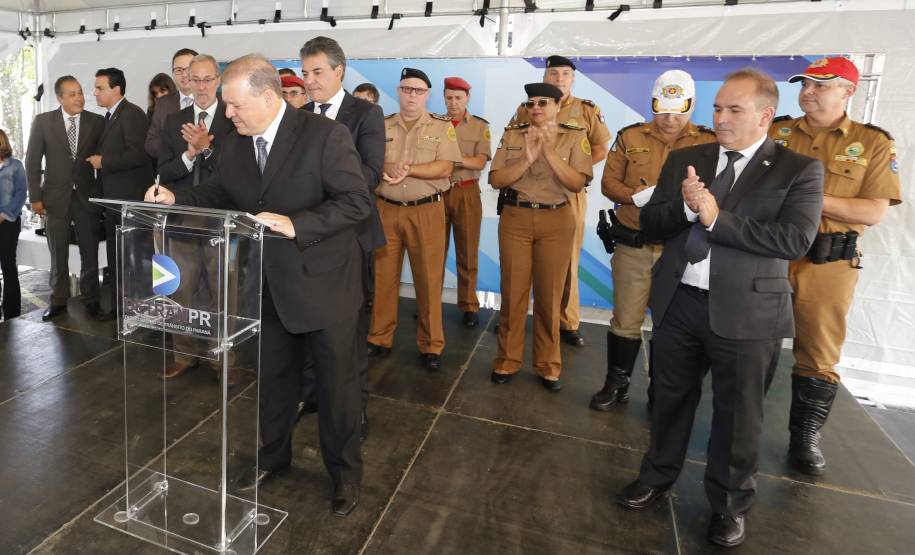 O governador Beto Richa entrega nesta terça-feira (21), em Curitiba, 384 bafômetros para uso em blitz de trânsito realizadas pela Polícia Militar do Paraná