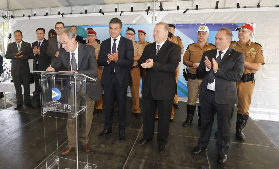 O governador Beto Richa entrega nesta terça-feira (21), em Curitiba, 384 bafômetros para uso em blitz de trânsito realizadas pela Polícia Militar do Paraná