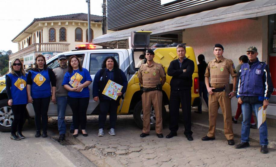 As unidades regionais do Departamento de Trânsito do Paraná realizaram uma série de ações educativas especiais para a Semana Nacional de Trânsito 2013.