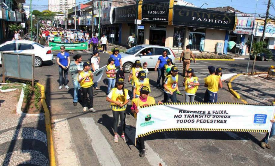 As unidades regionais do Departamento de Trânsito do Paraná realizaram uma série de ações educativas especiais para a Semana Nacional de Trânsito 2013.