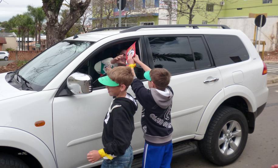 As unidades regionais do Departamento de Trânsito do Paraná realizaram uma série de ações educativas especiais para a Semana Nacional de Trânsito 2013.