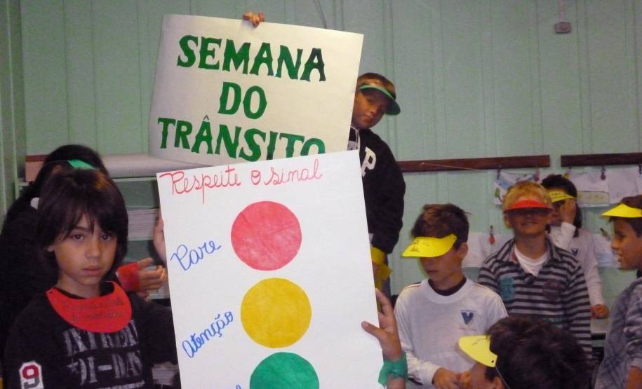 As unidades regionais do Departamento de Trânsito do Paraná realizaram uma série de ações educativas especiais para a Semana Nacional de Trânsito 2013.
