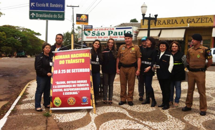 As unidades regionais do Departamento de Trânsito do Paraná realizaram uma série de ações educativas especiais para a Semana Nacional de Trânsito 2013.