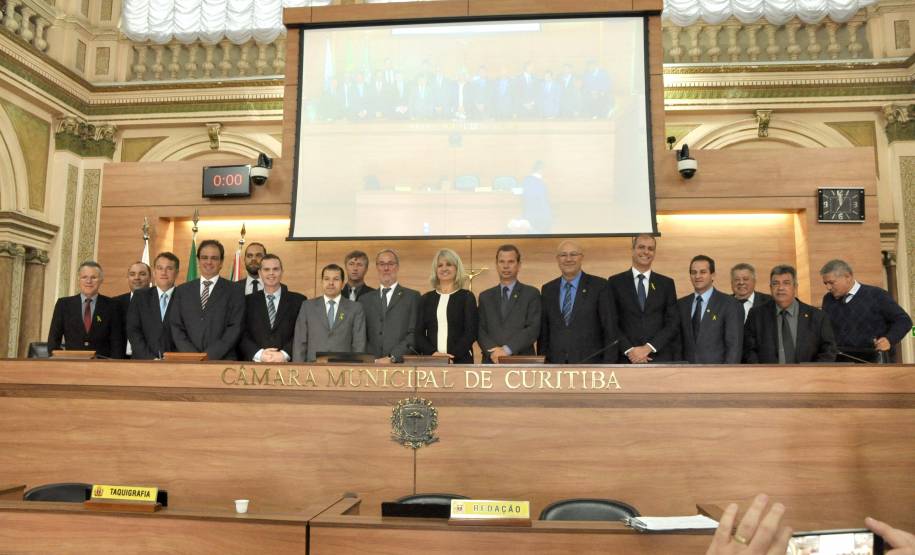 As atividades do Departamento de Trânsito do Paraná (Detran) para o Maio Amarelo 2017 em Curitiba foram apresentadas aos vereadores da Capital paranaense nesta quarta-feira (10). O diretor-geral da autarquia, Marcos Traad, falou na sessão plenária do legislativo municipal e conversou sobre os esforços conjuntos para redução nos números de acidentes e mortes no trânsito.