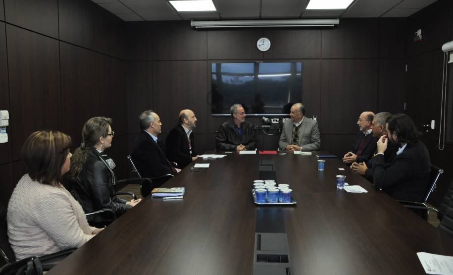 O Departamento de Trânsito do Paraná (Detran) e a Pontifícia Universidade Católica (PUC) oferecem a partir de junho o curso de especialização em Gestão da Mobilidade Urbana e Saúde Pública. Com conteúdo interdisciplinar, as aulas são voltadas para profissionais graduados em todas as áreas e com interesse no tema trânsito.