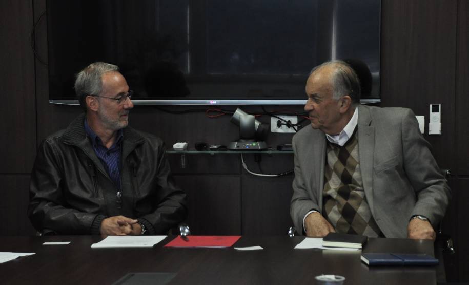 O Departamento de Trânsito do Paraná (Detran) e a Pontifícia Universidade Católica (PUC) oferecem a partir de junho o curso de especialização em Gestão da Mobilidade Urbana e Saúde Pública. Com conteúdo interdisciplinar, as aulas são voltadas para profissionais graduados em todas as áreas e com interesse no tema trânsito.