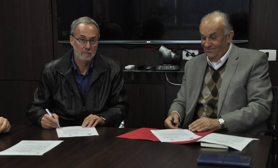 O Departamento de Trânsito do Paraná (Detran) e a Pontifícia Universidade Católica (PUC) oferecem a partir de junho o curso de especialização em Gestão da Mobilidade Urbana e Saúde Pública. Com conteúdo interdisciplinar, as aulas são voltadas para profissionais graduados em todas as áreas e com interesse no tema trânsito.