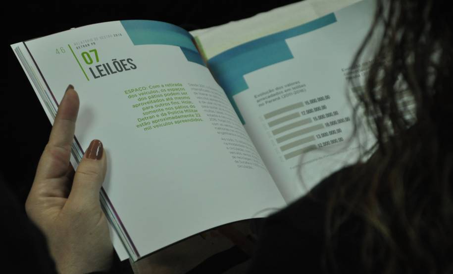 Empresários e prestadores de serviços diretamente ligados ao Departamento de Trânsito do Paraná (Detran), como fabricantes de placas, despachantes, centros de formação de condutores, clinicas credenciadas, seguradoras e revendedoras de veículos, foram recebidos nesta segunda-feira (22), na sede da autarquia em Curitiba, para debater melhorias e soluções.