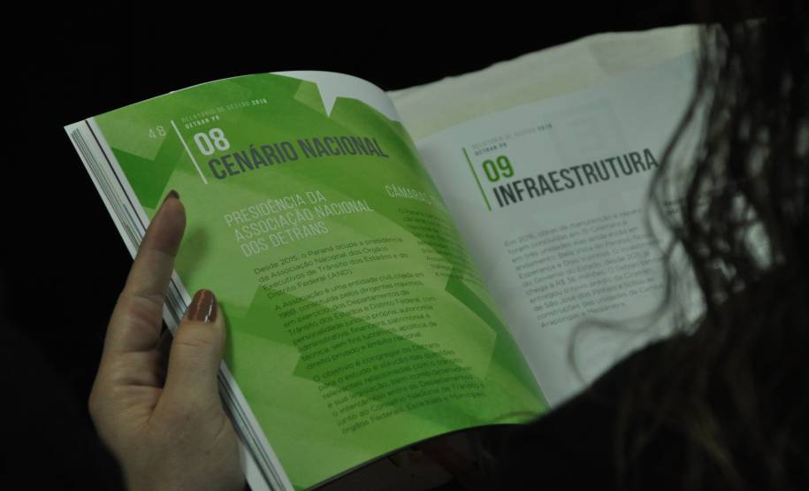 Empresários e prestadores de serviços diretamente ligados ao Departamento de Trânsito do Paraná (Detran), como fabricantes de placas, despachantes, centros de formação de condutores, clinicas credenciadas, seguradoras e revendedoras de veículos, foram recebidos nesta segunda-feira (22), na sede da autarquia em Curitiba, para debater melhorias e soluções.