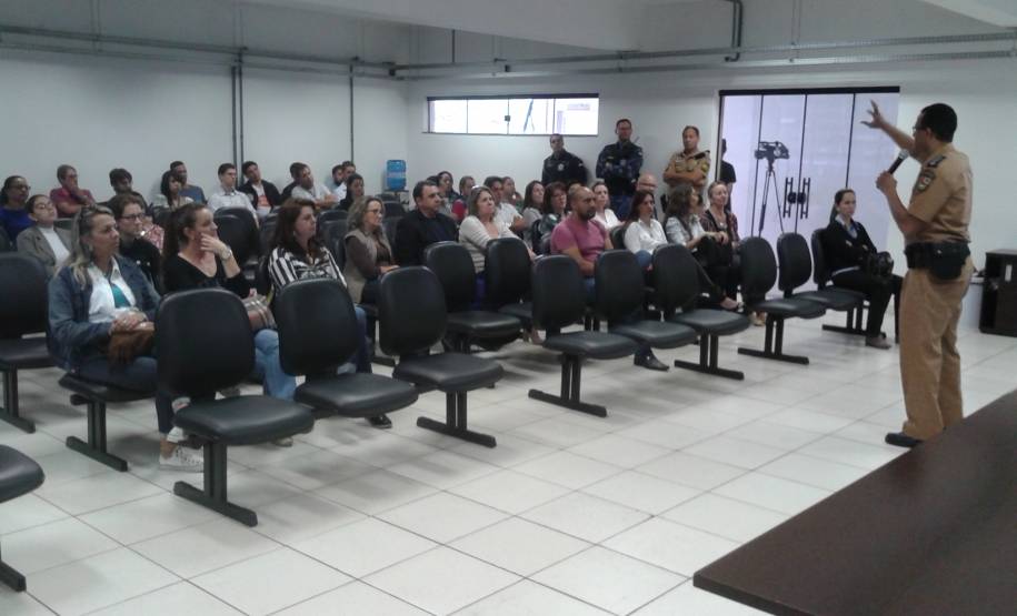Durante todo o mês, o Departamento de Trânsito do Paraná (Detran) intensificou as ações educativas no Estado. Ao longo do Maio Amarelo, foram realizadas blitzs educativas, palestras, passeatas e até simulações de acidentes em empresas e escolas.