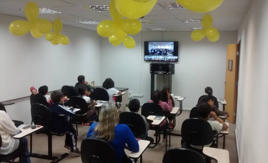Durante todo o mês, o Departamento de Trânsito do Paraná (Detran) intensificou as ações educativas no Estado. Ao longo do Maio Amarelo, foram realizadas blitzs educativas, palestras, passeatas e até simulações de acidentes em empresas e escolas.