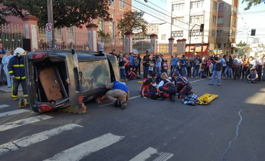 Durante todo o mês, o Departamento de Trânsito do Paraná (Detran) intensificou as ações educativas no Estado. Ao longo do Maio Amarelo, foram realizadas blitzs educativas, palestras, passeatas e até simulações de acidentes em empresas e escolas.