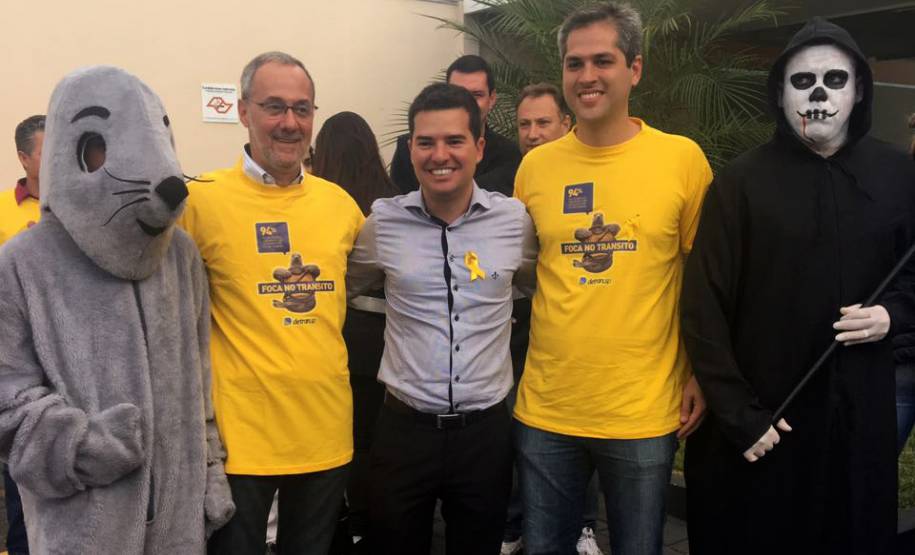 Termina nesta quarta-feira (31) o Maio Amarelo 2017 -  mobilização mundial para alertar e discutir mudanças necessárias para a redução no número de acidentes de trânsito.  Neste ano, os Estados do Paraná e São Paulo fizeram uma ação conjunta para celebrar a união entre diferentes instituições do poder público e da sociedade nas atividades do movimento.