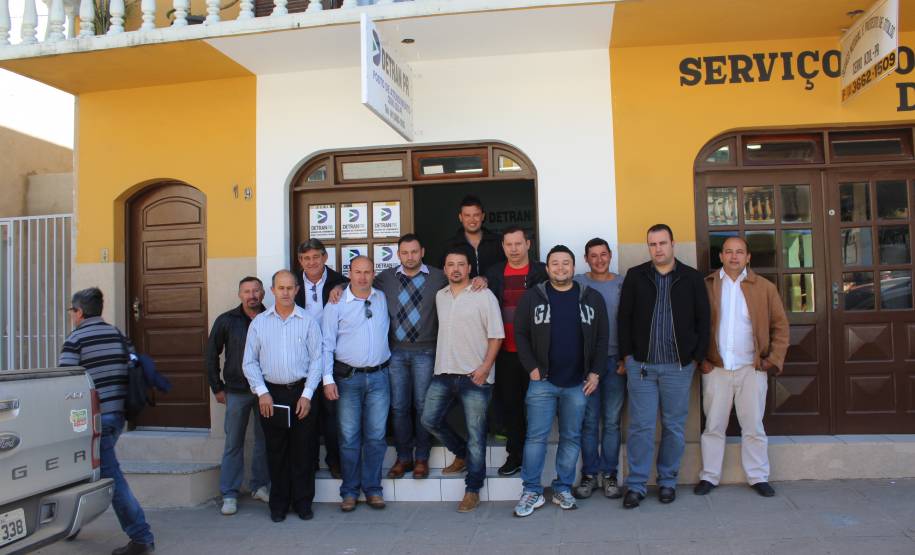Um posto de atendimento do Departamento de Trânsito do Paraná (Detran) começou a atender a população de Cerro Azul no último dia 27.