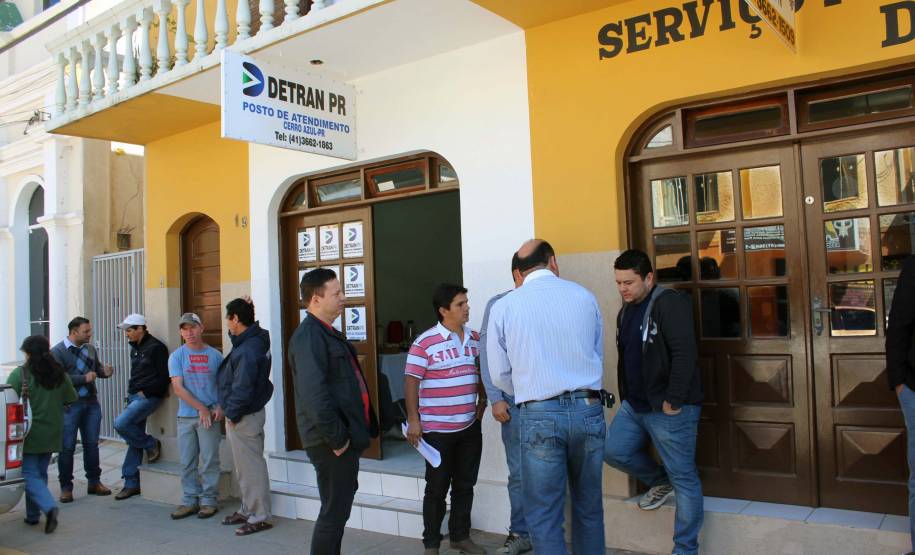 Um posto de atendimento do Departamento de Trânsito do Paraná (Detran) começou a atender a população de Cerro Azul no último dia 27.