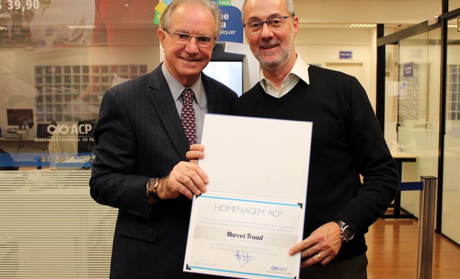 Detran inaugura Totem na Associação Comercial do Paraná