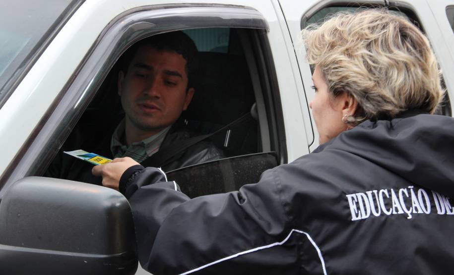 O Departamento de Trânsito do Paraná (Detran), em parceria com instituições públicas e privadas, inicia nesta segunda-feira (18) as atividades da Semana Nacional do Trânsito. Este ano, o tema da semana segue o apresentado durante o Maio Amarelo “Minha Escolha Faz a Diferença no Trânsito” com ações em diversas cidades e uma campanha voltada ao pedestre.