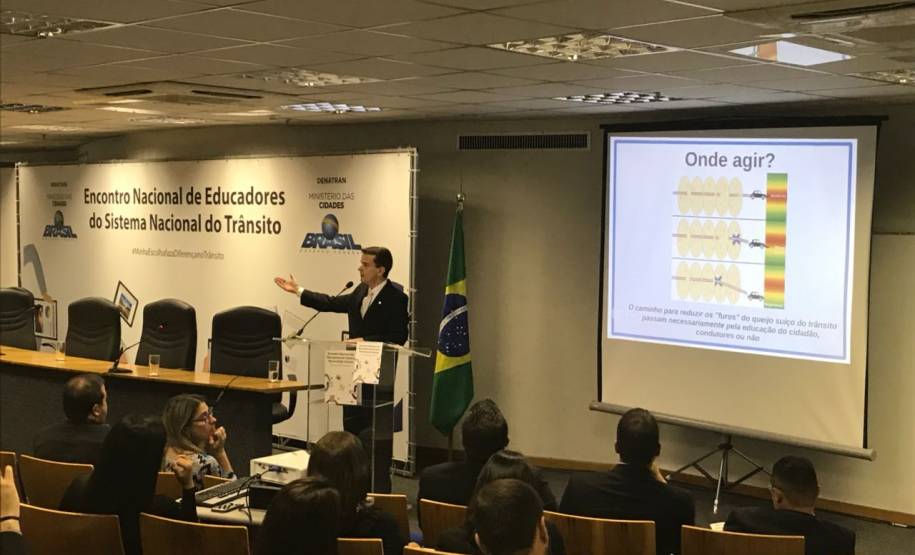O Departamento de Trânsito do Paraná (Detran) marcou presença nesta semana no II Encontro Nacional de Educadores do Sistema Nacional de Trânsito em Brasília. O evento organizado pelo Departamento Nacional de Trânsito (Denatran) reuniu mais de 70 técnicos e autoridades do Sistema Nacional de Trânsito.