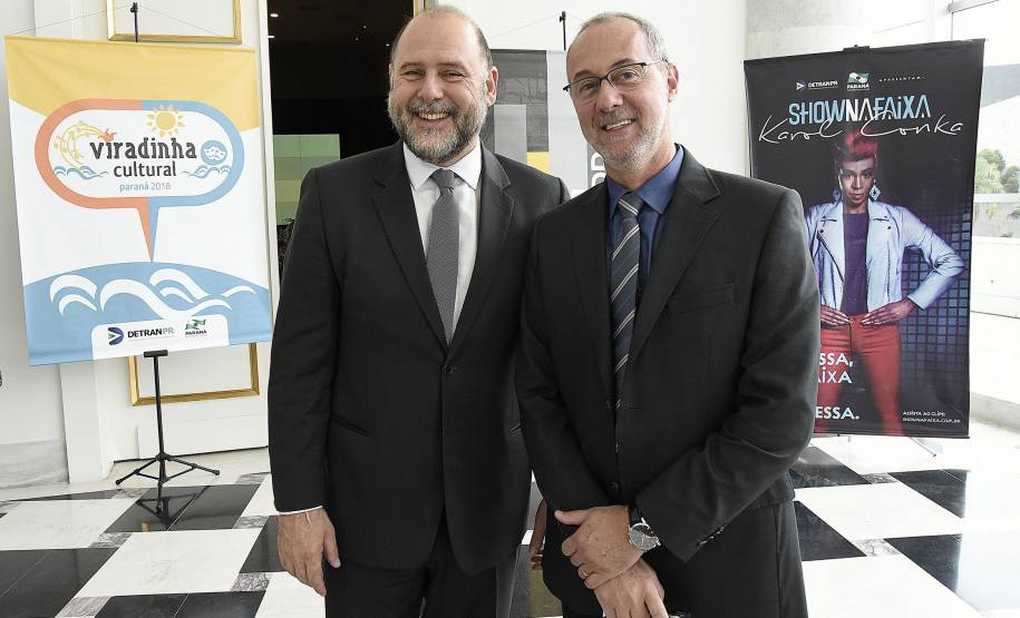 O secretário de Estado da Cultura, João Luiz Fiani, e o diretor-geral do Departamento de Trânsito do Paraná (DETRAN-PR), Marcos Traad, lançam dois projetos em parceria: ?Arte Urbana ? Respeito no Trânsito? e ?Viradinha Cultural Paraná 2018?.Curitiba, 10 de outubro de 2017.Foto: Kraw Penas/SEEC