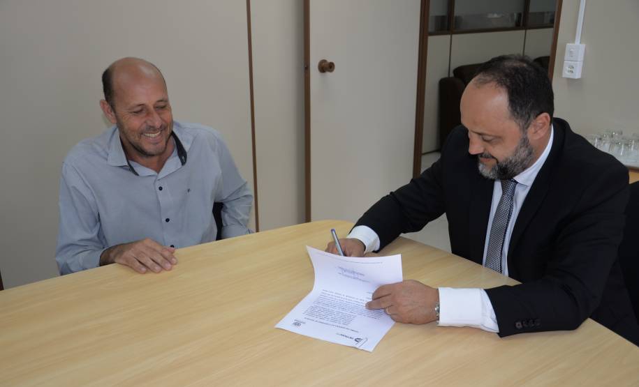 Prefeito Roberto Carlos Messias, do município de Nova Fátima/PR