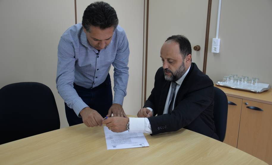 Prefeito Carlos Cesar de Carvalho, de Itambaracá/PR