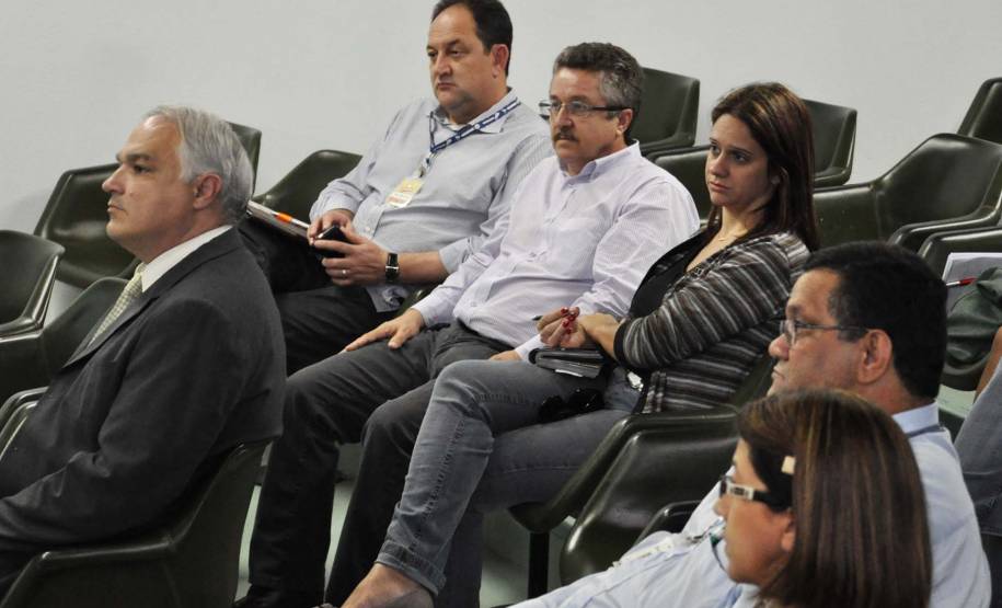 Na segunda-feira (29), o Departamento de Trânsito do Paraná voltou a se reunir com representantes dos agentes externos que prestam serviços ao órgão. Mais de 30 profissionais diretamente envolvidos com o Detran participaram da reunião.