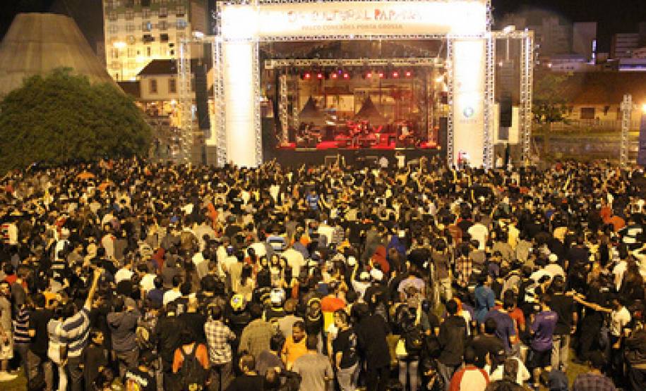 Uma semana repleta de atividades culturais movimentou 11 municípios do Estado com a segunda edição da Virada Cultural Paraná. Neste ano, o evento promovido pelo Governo do Estado, por meio da Secretaria de Estado da Cultura e do Detran/PR, atingiu cerca de 100 mil pessoas.