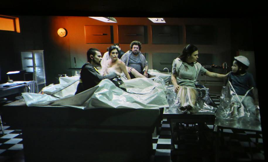 O Detran-PR lançou nesta quarta-feira (31) uma nova campanha publicitária para conscientizar os motoristas sobre as principais causas de acidentes de trânsito. São três filmes com cenas fortes que mostram as consequências de dirigir em alta velocidade, embriagado ou utilizando aparelhos celulares. Curitiba,31/10/2018 Foto:Jaelson Lucas / ANPr