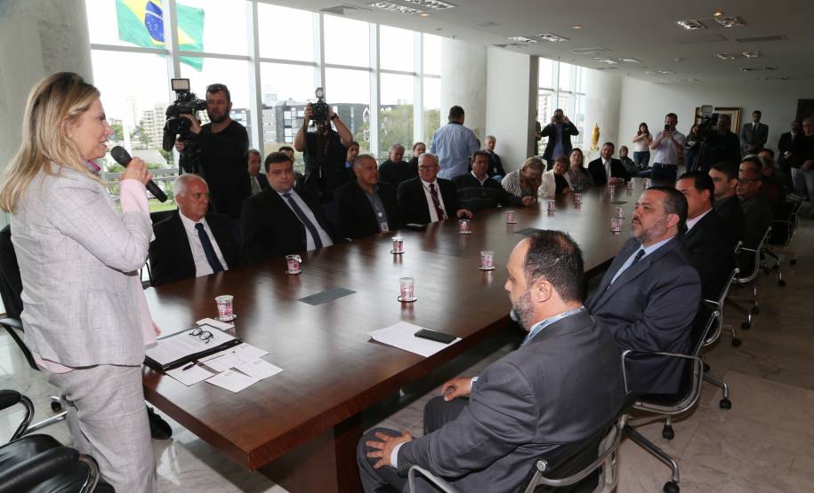 Governadora Cida Borghetti assina convênios com o Detra-PR para parcelamento de dívidas no cartão de crédito  -   Curitiba, 05/11/2018  -  Foto: Orlando Kissner/ANPr