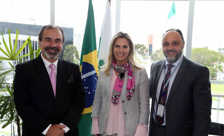 Governadora Cida Borghetti assina convênios com o Detra-PR para parcelamento de dívidas no cartão de crédito  -   Curitiba, 05/11/2018  -  Foto: Orlando Kissner/ANPr