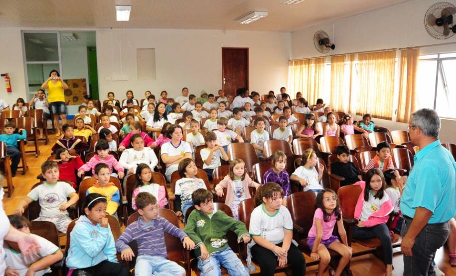 O Departamento de Trânsito do Paraná (Detran) elaborou um evento educativo para mais de 200 alunos do ensino fundamental das escolas municipais em Terra Boa.