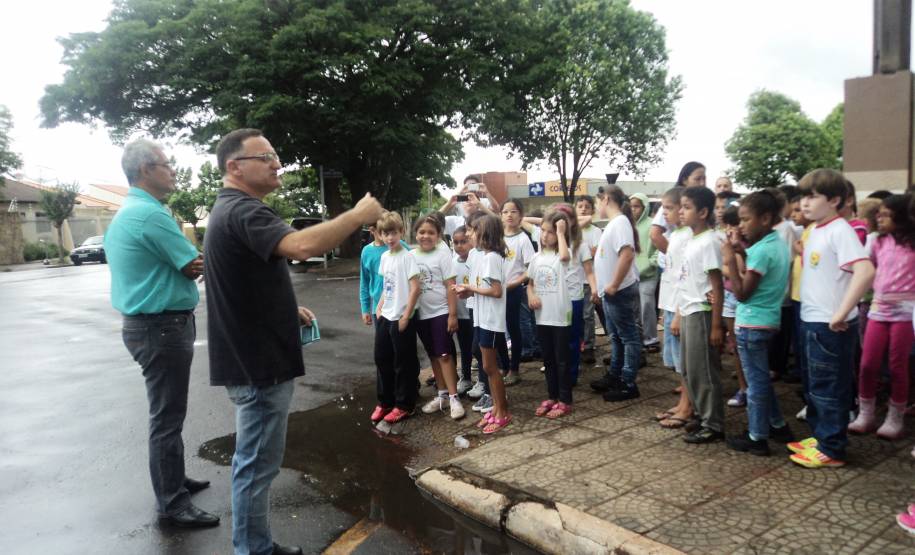 O Departamento de Trânsito do Paraná (Detran) elaborou um evento educativo para mais de 200 alunos do ensino fundamental das escolas municipais em Terra Boa.