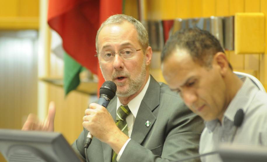 Na última quarta-feira (30) o diretor-geral do Departamento de Trânsito do Paraná (Detran) participou de uma sessão plenária na Câmara Municipal de Londrina.