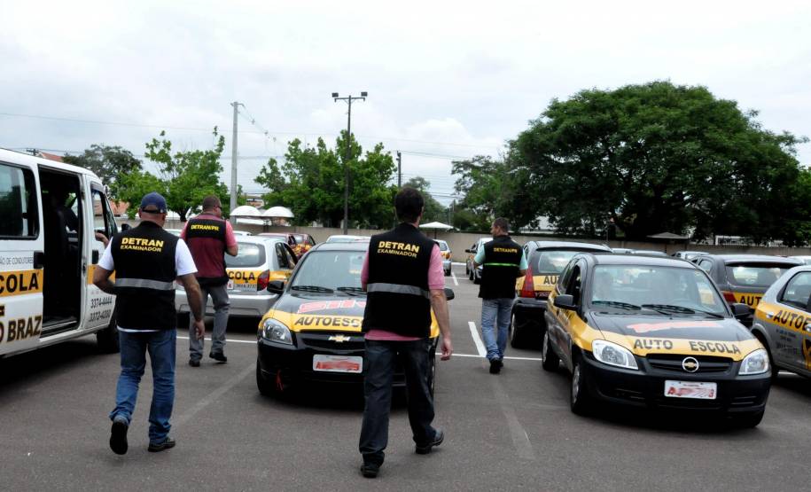 A partir da próxima segunda-feira (2/12) será dobrado o número de examinadores na unidade de atendimento do Detran em Londrina.
