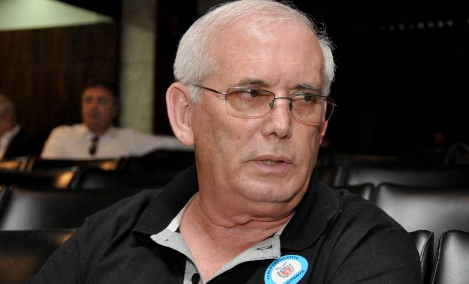 O Departamento de Trânsito do Paraná apresentou nesta quarta-feira (11), no Plenarinho da Assembleia Legislativa do Estado, o modelo de municipalização da gestão de trânsito desenvolvido pela autarquia para apoiar cidades que ainda não estão integradas ao Sistema Nacional de Trânsito. Na foto, Benedito Facini,diretor do Departamento de Segurança e Trânsito de São Mateus do Sul.