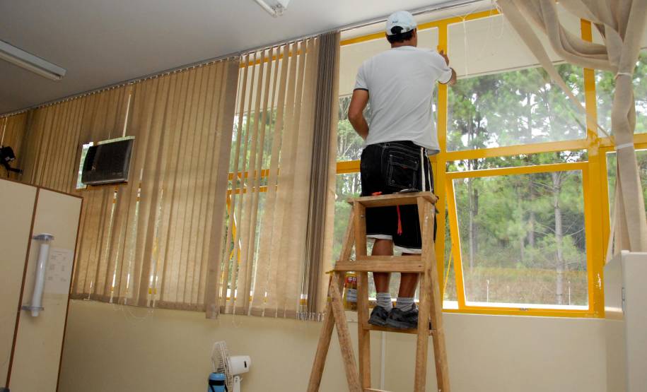 As unidades de atendimento que estiverem deterioradas, devido à falta de manutenção, serão reformadas e adequadas às exigências de acessibilidade até o fim de 2014.