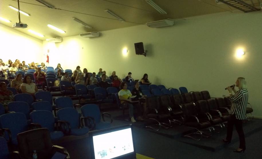 Nos últimos dias 2, 3 e 4 de maio o Departamento de Trânsito do Paraná (Detran) participou de uma oficina de capacitação para 90 professores e pedagogos da rede municipal de ensino de Foz do Iguaçu.