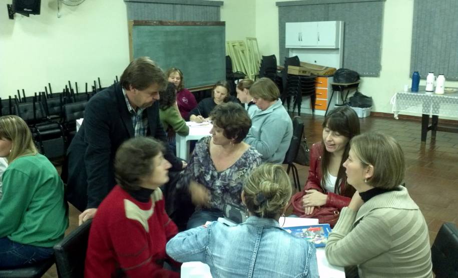 Nos dias 24 e 25 de abril a oficina de capacitação foi ofertada para 40 professores e pedagogos da rede municipal de ensino de Rio Azul.