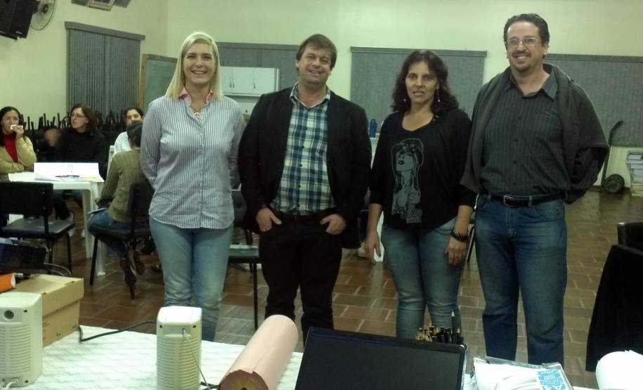 Nos dias 24 e 25 de abril a oficina de capacitação foi ofertada para 40 professores e pedagogos da rede municipal de ensino de Rio Azul.