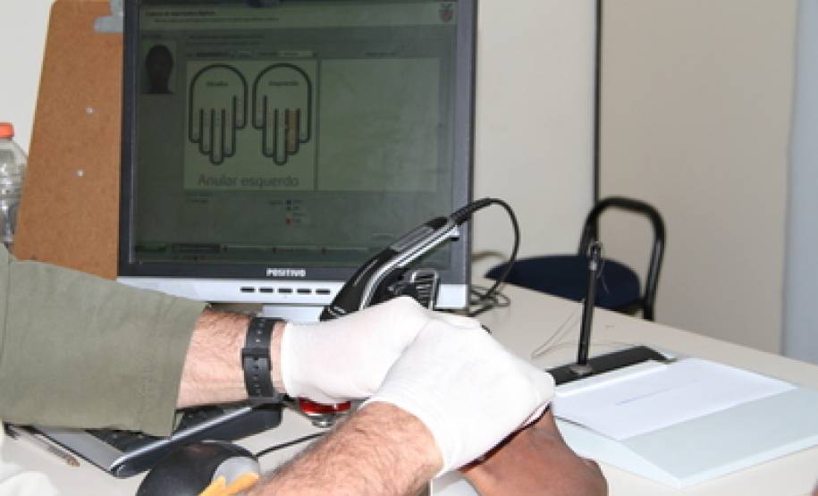 O Paraná é o primeiro estado brasileiro a utilizar o sistema biométrico de forma unificada e integrada entre órgãos públicos. O sistema foi desenvolvido pelo Instituto de Identificação do Paraná (IIPR) em parceria com a Celepar e integra, inicialmente, os dados registrados no Instituto com informações do Departamento de Trânsito do Paraná (Detran).