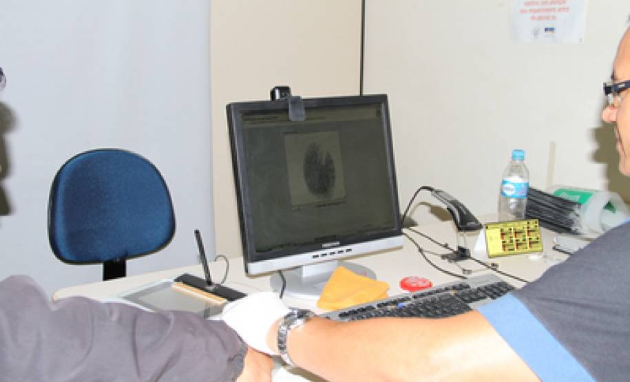 O Paraná é o primeiro estado brasileiro a utilizar o sistema biométrico de forma unificada e integrada entre órgãos públicos. O sistema foi desenvolvido pelo Instituto de Identificação do Paraná (IIPR) em parceria com a Celepar e integra, inicialmente, os dados registrados no Instituto com informações do Departamento de Trânsito do Paraná (Detran). Foto: Divulgação SESP