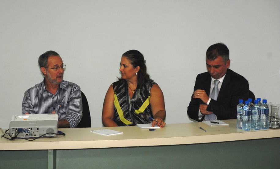 A diretoria do Departamento de Trânsito do Paraná (Detran) promoveu na última sexta-feira (24), em Curitiba, uma reunião com representantes do Departamento Nacional de Trânsito (DENATRAN) e do Sindicato das Autoescolas e Centros de Formação de Condutores do Estado (Sindicfc -PR).